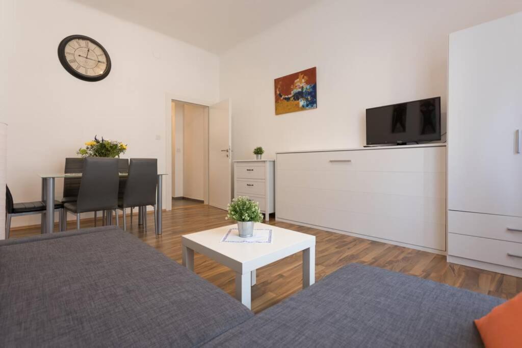 16 C&J'S Apartment Βιέννη Εξωτερικό φωτογραφία