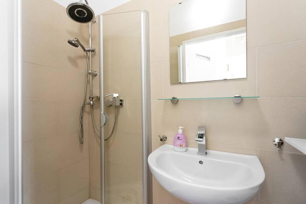 16 C&J'S Apartment Βιέννη Εξωτερικό φωτογραφία